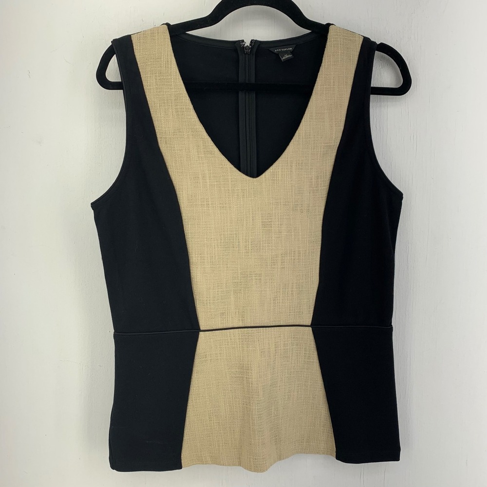 Minimalist Professional Neutral Textured Colorblock Peplum Sleeveless Top Medium